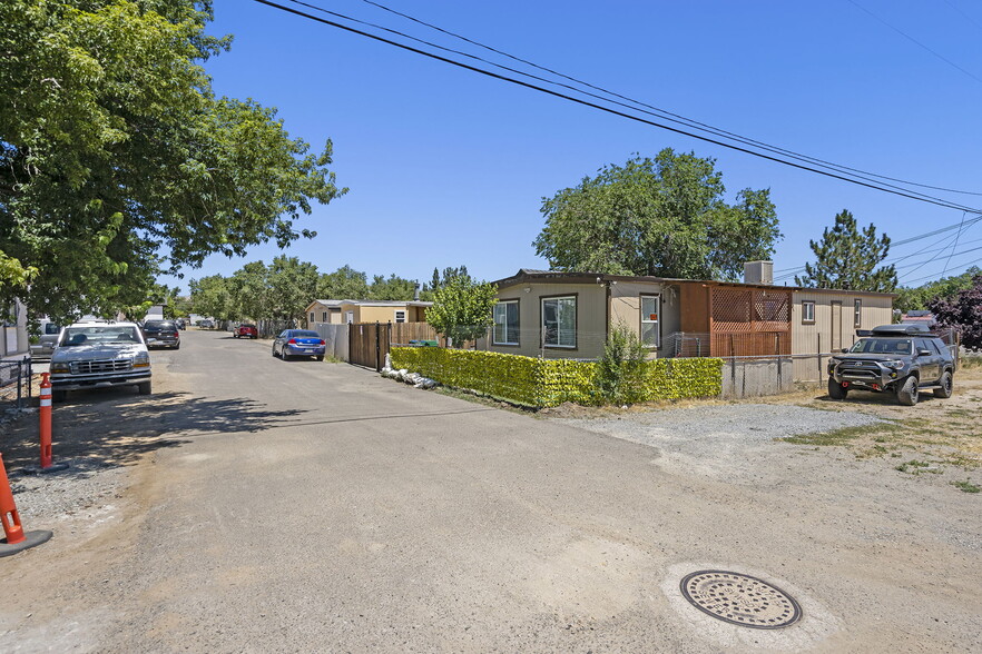 115 W 5th Ave, Sun Valley, NV for sale - Building Photo - Image 3 of 14