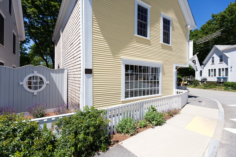 230 Main St, Wellfleet, MA 02667
