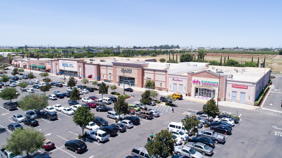 21302360 Daniels St, Manteca, CA, 95337 Retail Space For Lease