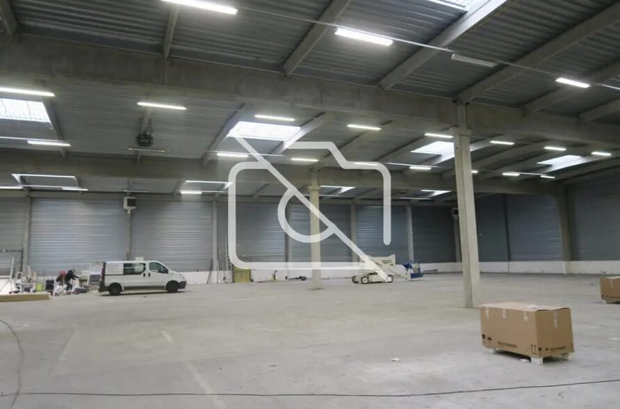 Industrial in Lisses for lease - Interior Photo - Image 2 of 4