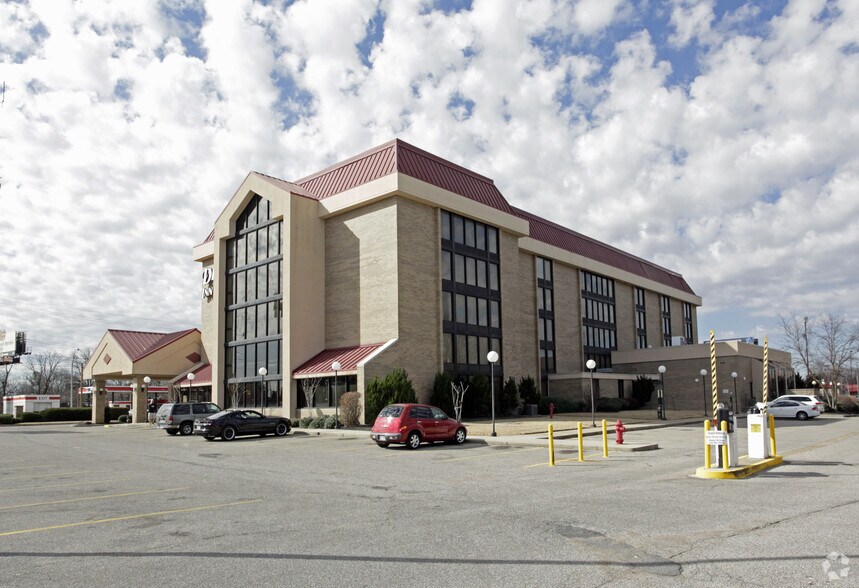 1556 Sycamore View Rd Memphis Tn 38134 Hotel Property For