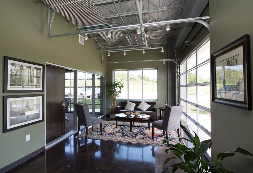 1205 Sheldon Cv, Austin, TX for sale - Interior Photo - Image 1 of 1