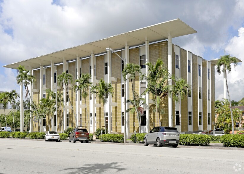 1000 Ponce de Leon Blvd, Coral Gables, FL for sale - Primary Photo - Image 1 of 1