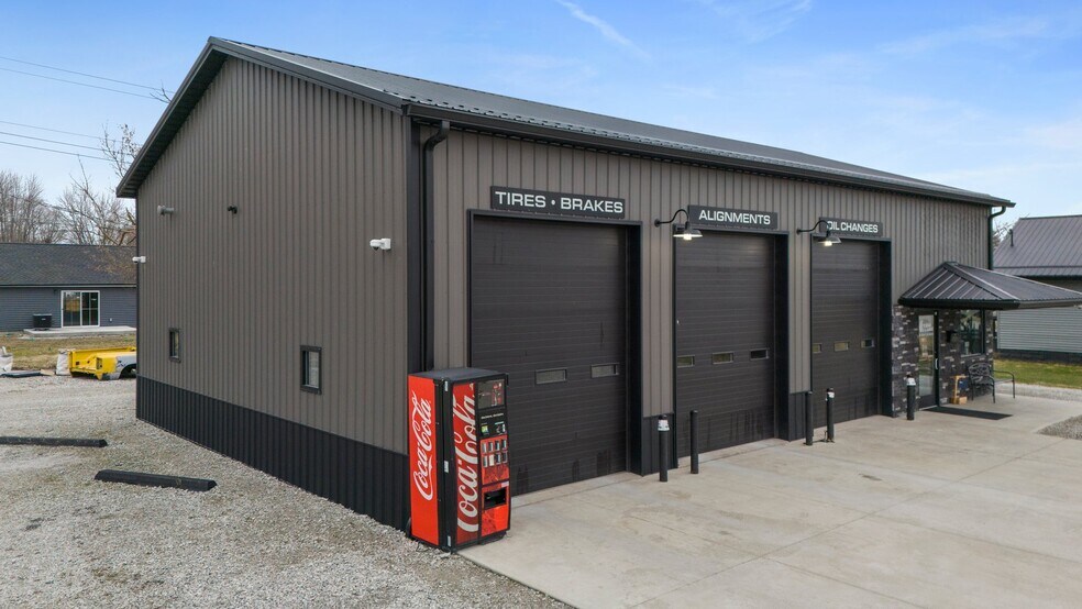 737 US-31, Austin, IN for sale - Primary Photo - Image 1 of 1