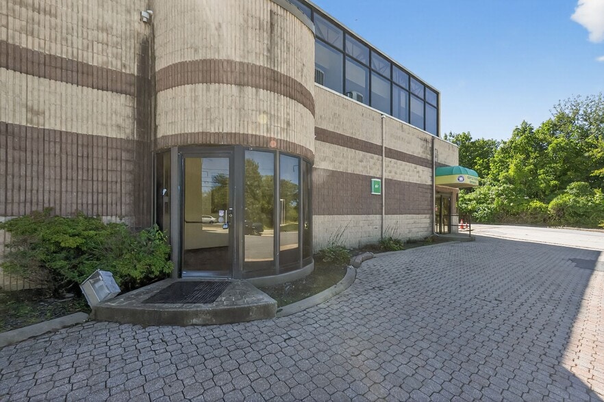 514 E King Rd, Malvern, PA for sale - Building Photo - Image 3 of 39