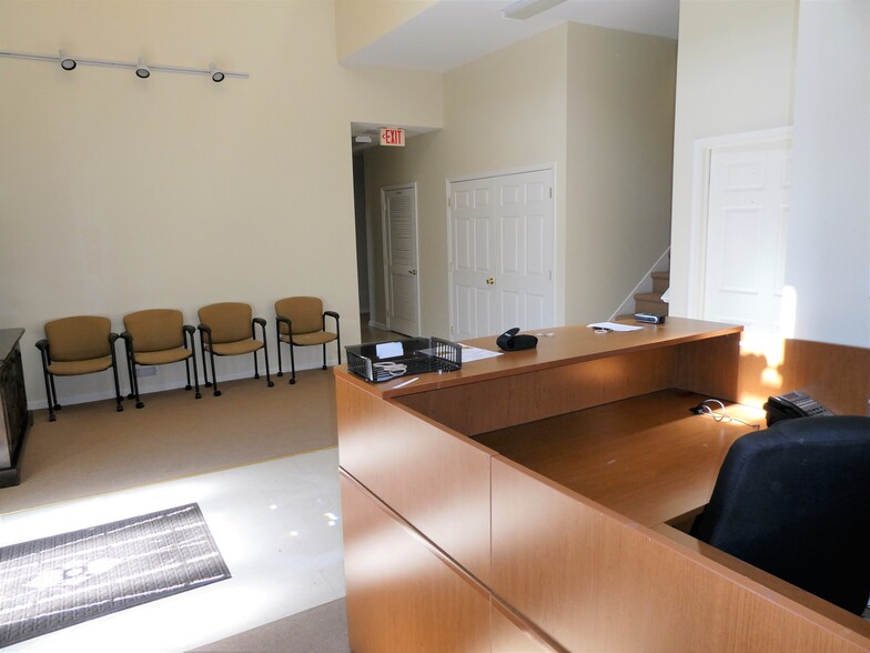 335 Evesham Ave, Lawnside, NJ for lease - Building Photo - Image 3 of 13