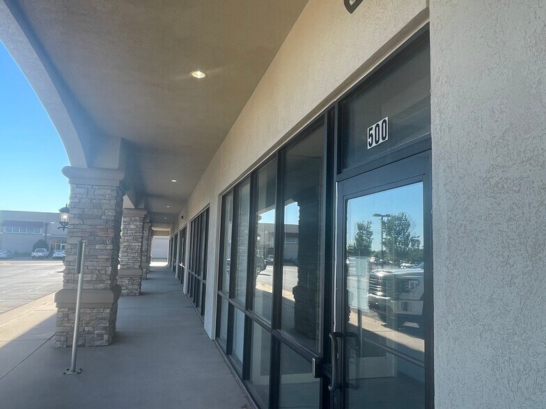 SE I40 & Garth Brooks Blvd, Yukon, OK 73099 West End Pointe Power