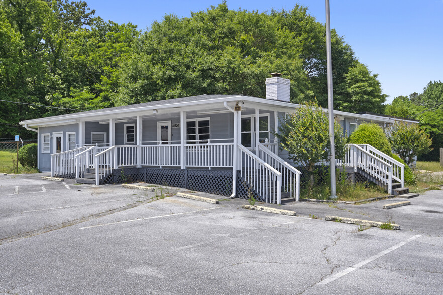 10200 Veterans Memorial Hwy, Lithia Springs, GA for sale - Building Photo - Image 2 of 5