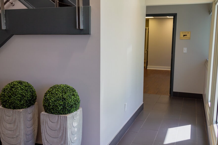 6736 Falls Of Neuse Rd, Raleigh, NC for lease - Lobby - Image 3 of 21
