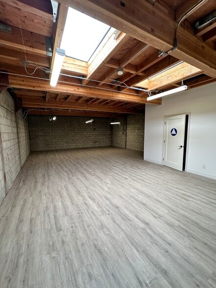 7528 Clybourn Ave, Sun Valley, CA 91352 - Flex for Lease | LoopNet