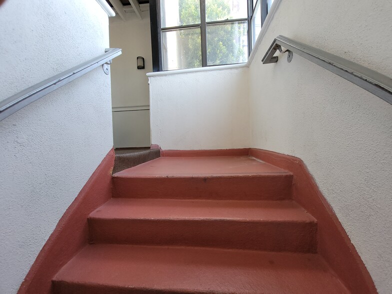 539 E Garvey Ave, Monterey Park, CA for lease - Building Photo - Image 3 of 11