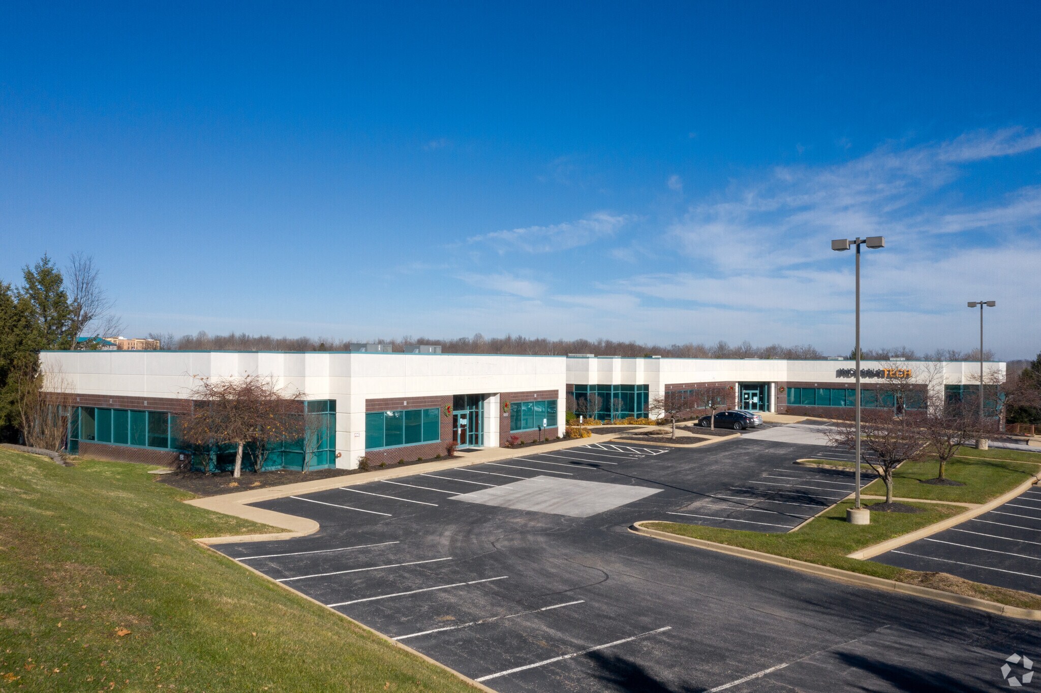 11855 Commonwealth Dr, Louisville, KY for sale Primary Photo- Image 1 of 15