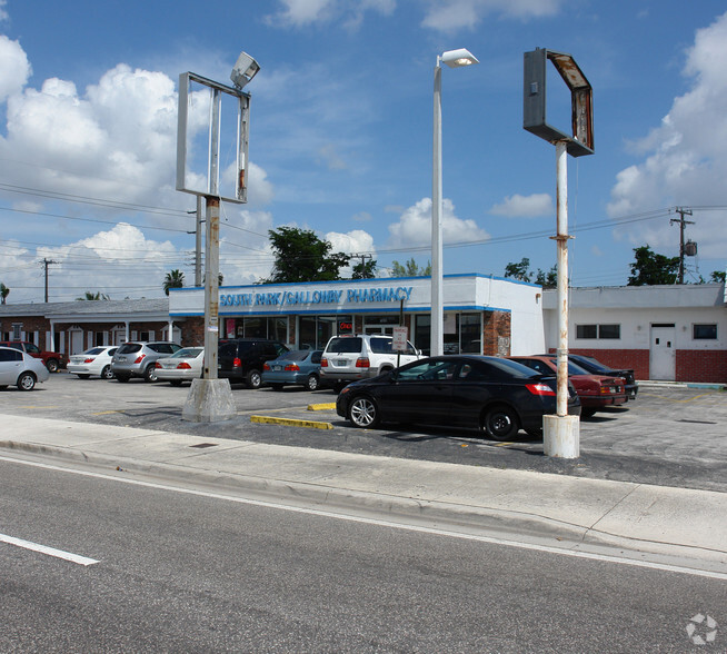 7035 SW 87th Ave, Miami, FL for lease - Building Photo - Image 2 of 3