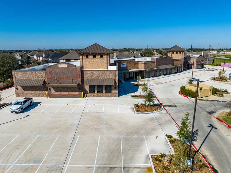 8002 FM 1464 Rd, Richmond, TX for lease - Building Photo - Image 3 of 9