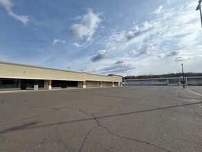 950-978 N Colony Rd, Wallingford, CT for lease Interior Photo- Image 2 of 4