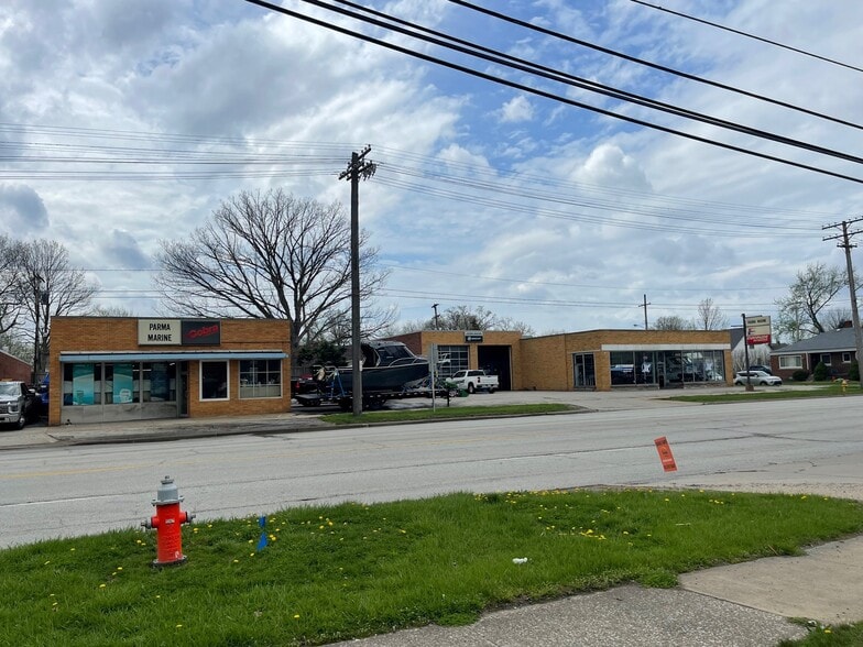 2315 Brookpark Rd, Parma, OH 44134