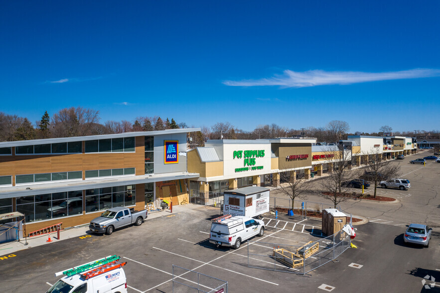 1121-1215 W Larpenteur Ave, Roseville, MN for sale - Building Photo - Image 1 of 1