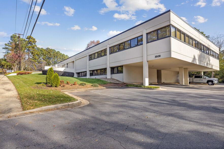 3008 Anderson Dr, Raleigh, NC for lease - Building Photo - Image 1 of 12