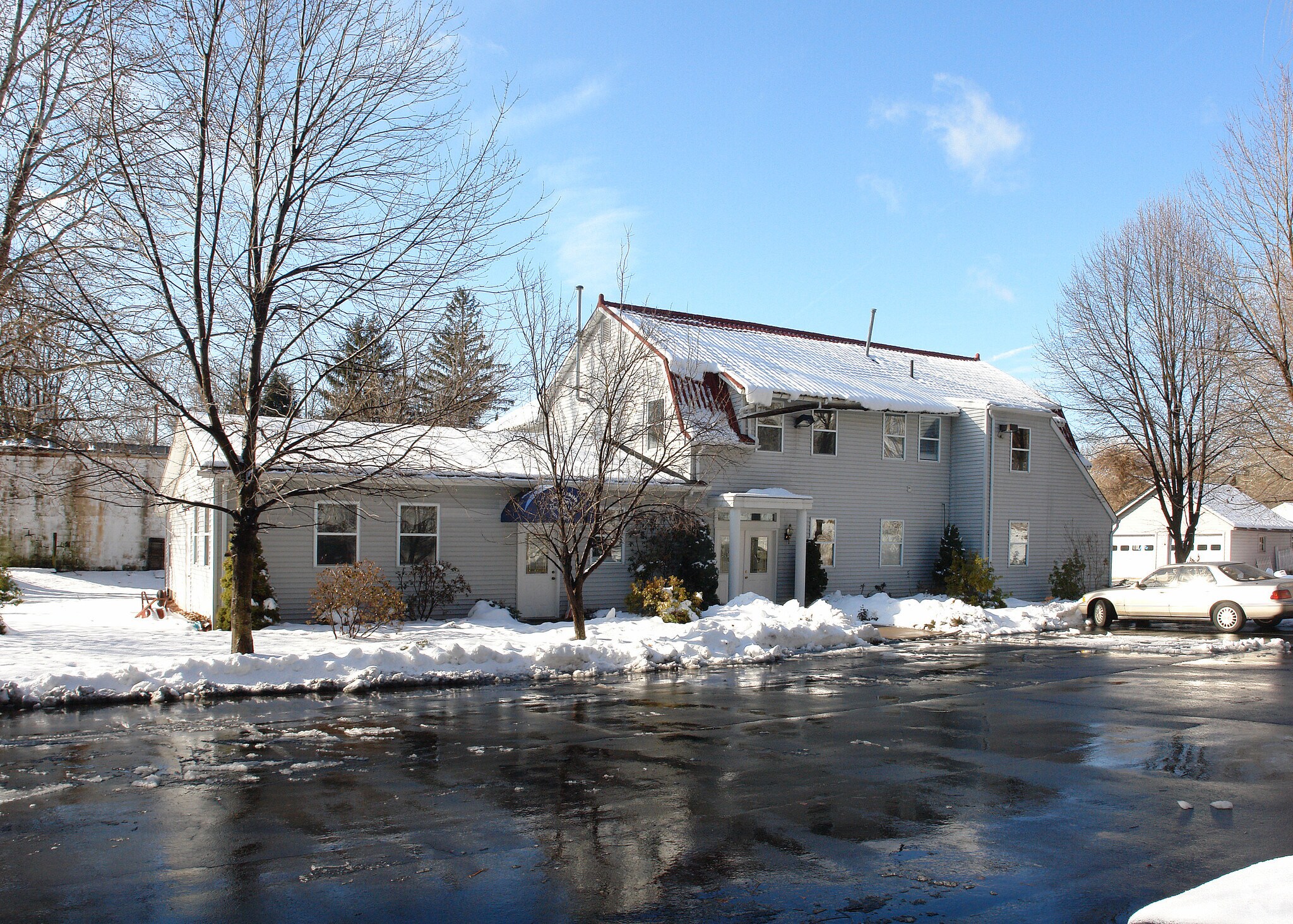 1686 Farmington Ave, Unionville, CT for sale Primary Photo- Image 1 of 1