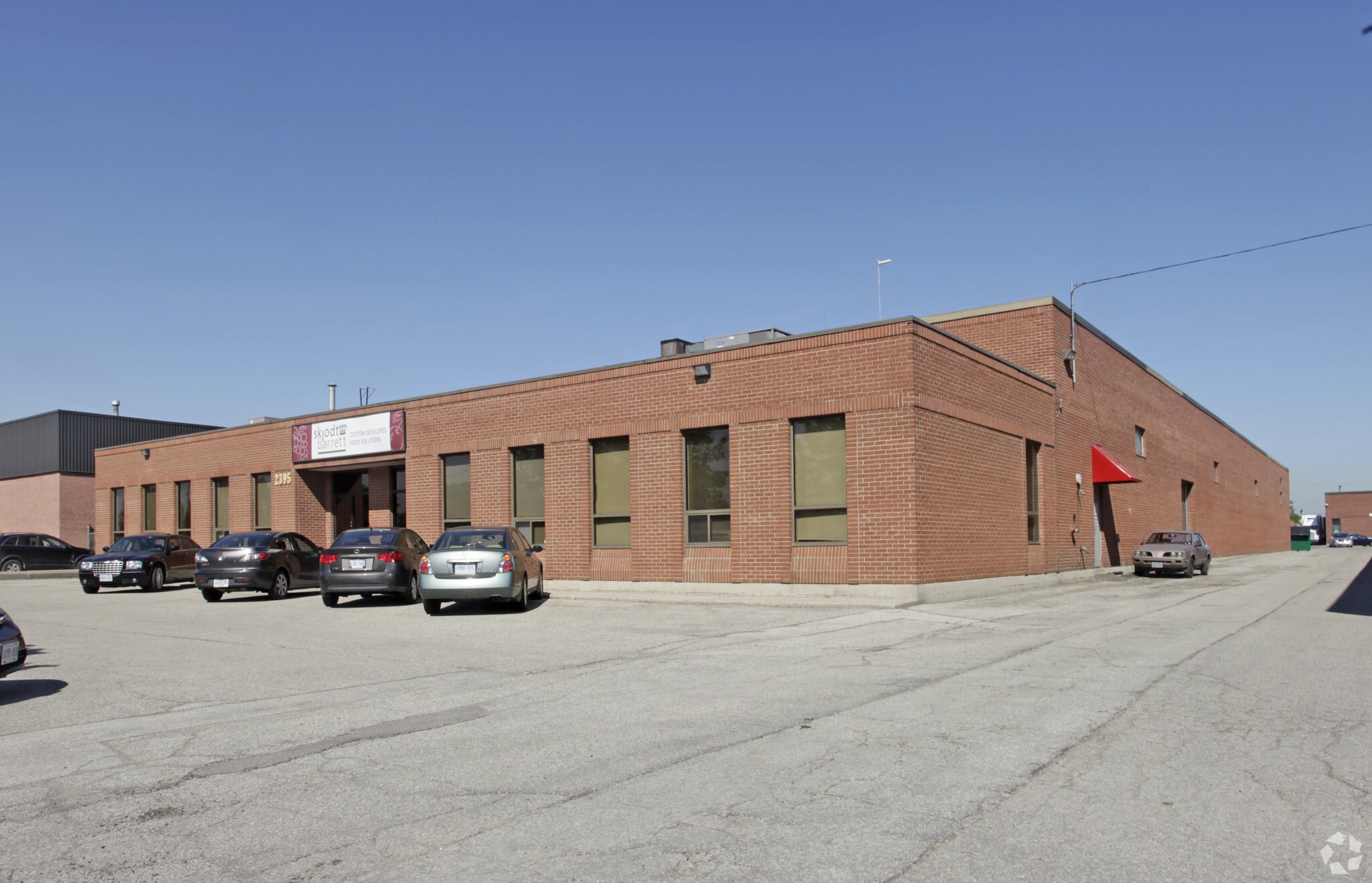 2395 Lucknow Dr, Mississauga, ON for sale Primary Photo- Image 1 of 1