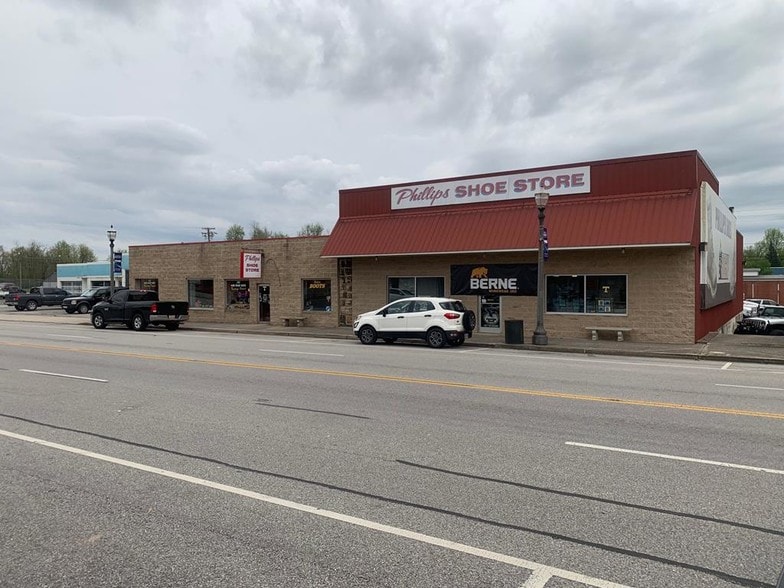 121 E Commercial Ave Monterey Tn 38574 Loopnet Com