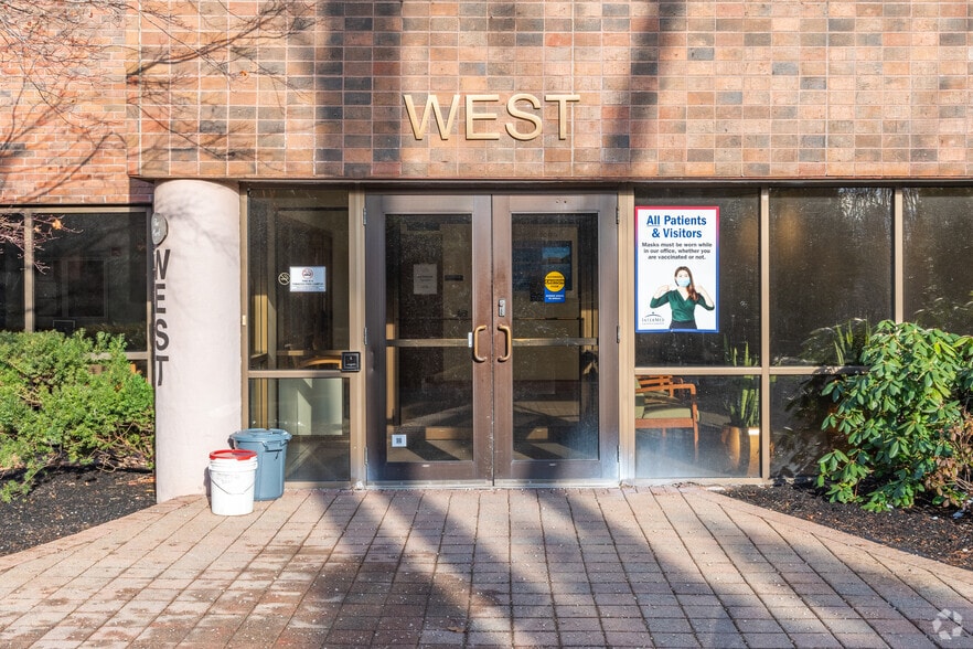 100 Foden Rd, South Portland, ME for lease - Building Photo - Image 3 of 8