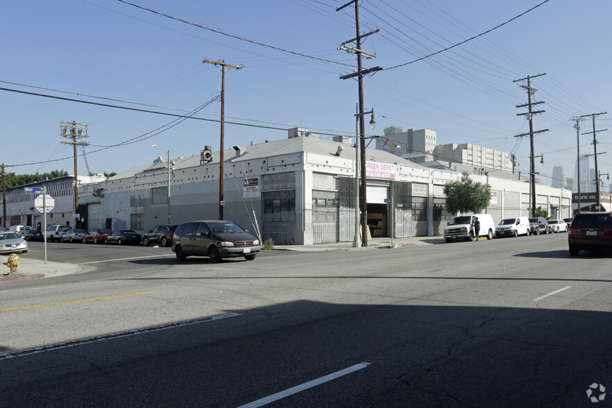 2121 S Main St, Los Angeles, CA for lease - Building Photo - Image 1 of 8