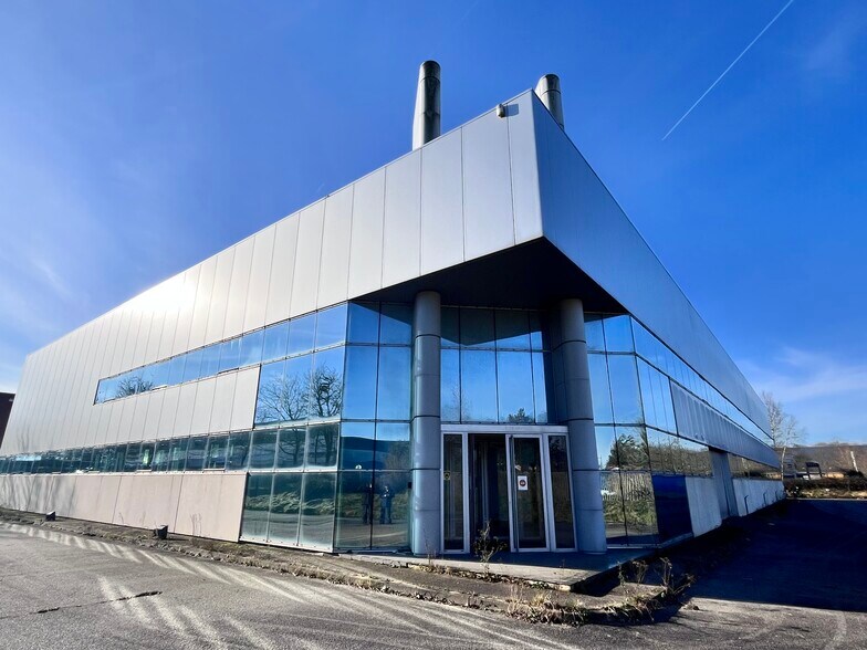 Flex in Bois-d'Arcy for sale - Building Photo - Image 2 of 10
