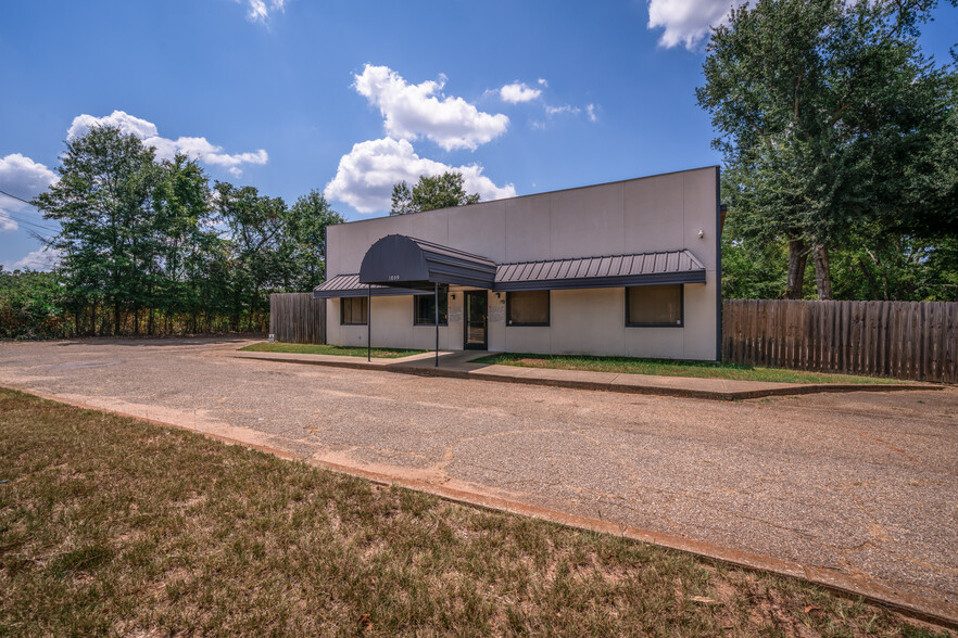 1809 Alpine Rd, Longview, TX for sale - Building Photo - Image 1 of 34