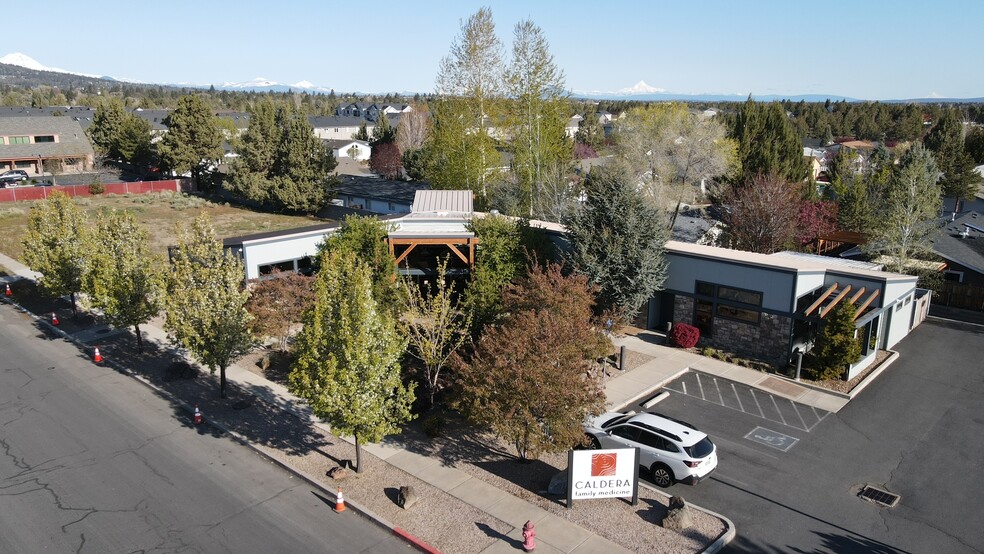 2564 NE Courtney Dr, Bend, OR for sale - Building Photo - Image 1 of 1