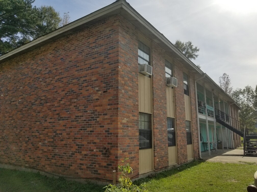 232 N Louisville St, Ackerman, MS 39735