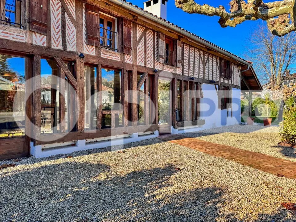 Flex in Azur for sale Building Photo- Image 1 of 9