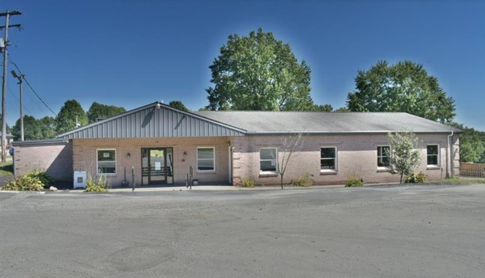 4050 Henderson Rd, Hickory, PA for sale - Building Photo - Image 1 of 21