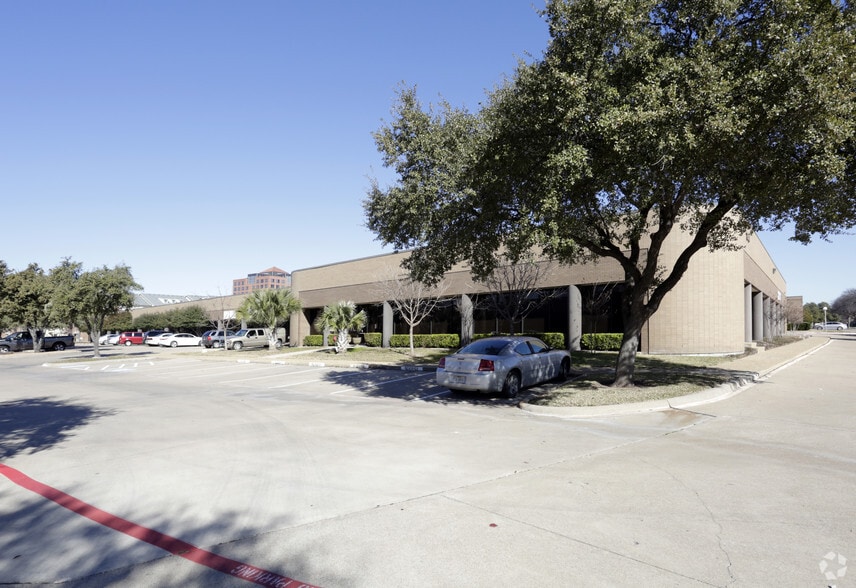 1840 N Greenville Ave, Richardson, TX for sale - Building Photo - Image 2 of 13