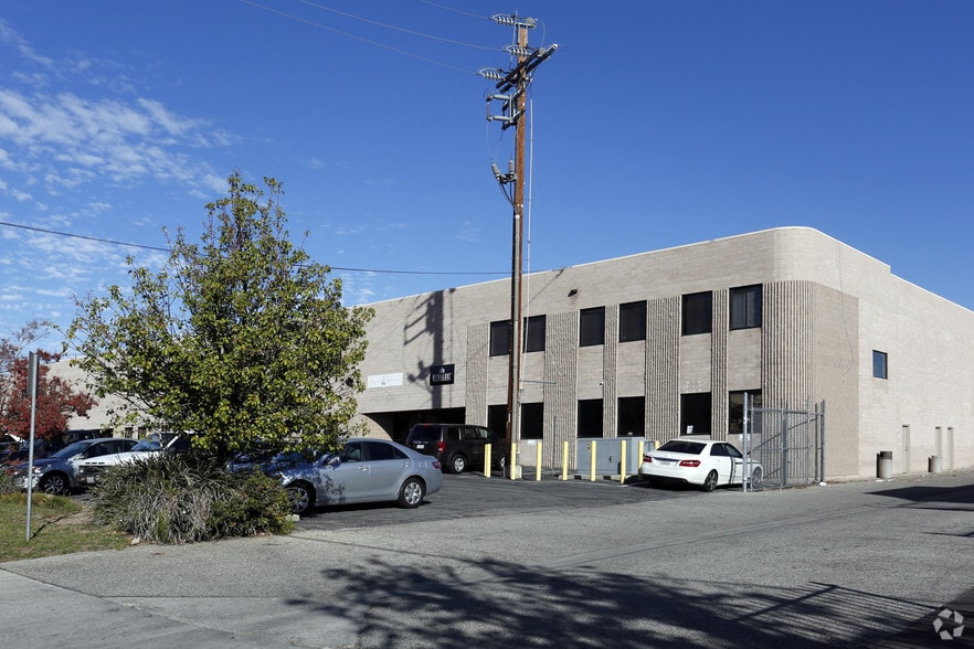9140-9146 Owensmouth Ave, Chatsworth, CA for lease - Primary Photo - Image 1 of 4