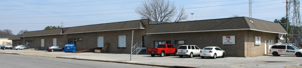 1676-1710 Barcrest Dr, Memphis, TN for lease - Building Photo - Image 2 of 6