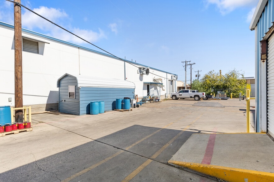 1120 Commercial Blvd N, Arlington, TX for sale - Building Photo - Image 3 of 36