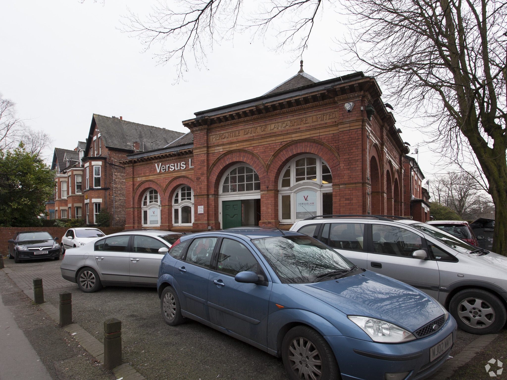 10 Lapwing Ln, Manchester for sale Primary Photo- Image 1 of 4