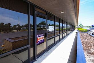 9280 Bay Plaza Blvd, Tampa, FL for lease Building Photo- Image 1 of 3