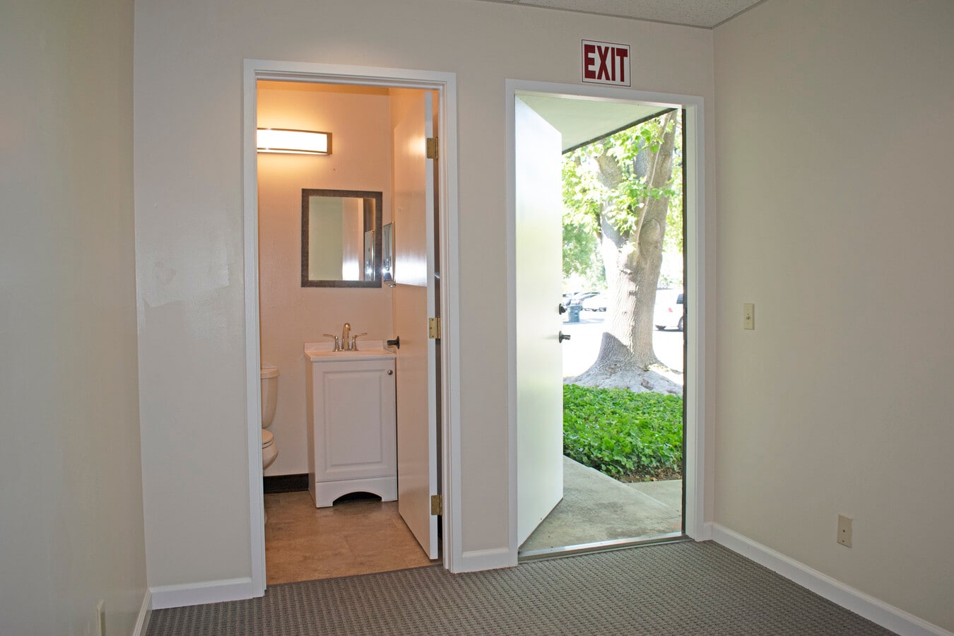 4720 Hoen Ave, Santa Rosa, CA 95405 - Unit 1 - - Interior Photo - Image 1 of 8