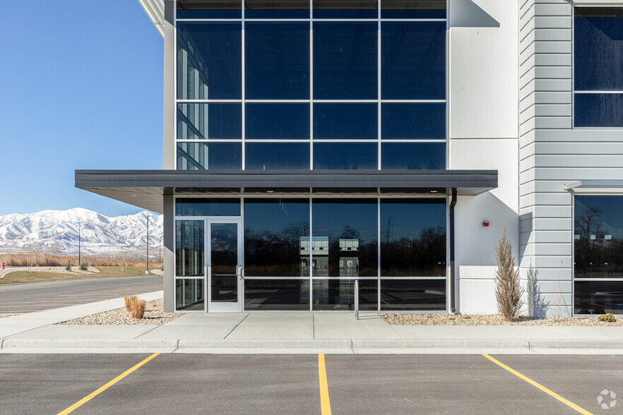 6162 W Beagley Rd, West Valley City, UT for lease - Building Photo - Image 2 of 6