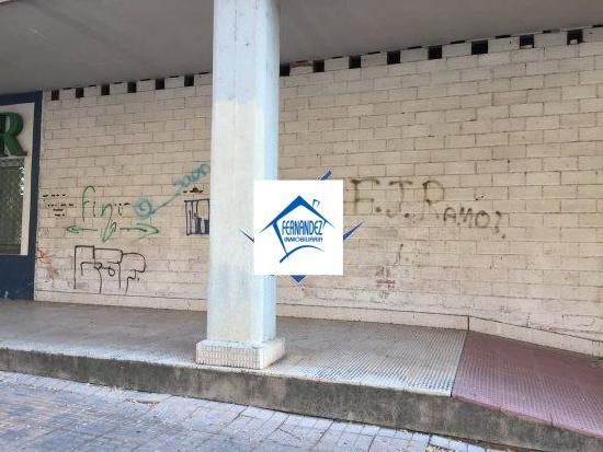 Retail in Cáceres, Cáceres for lease - Building Photo - Image 2 of 6