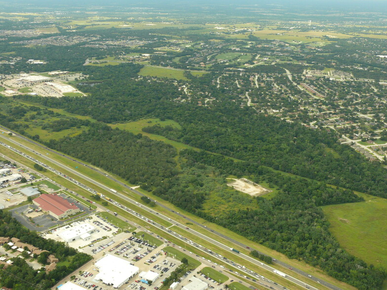 North Earl Rudder Freeway, Bryan, TX for sale - Building Photo - Image 2 of 9