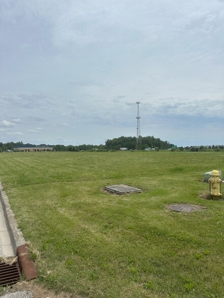 566 Pit Rd, Brownsburg, IN for sale - Aerial - Image 1 of 4