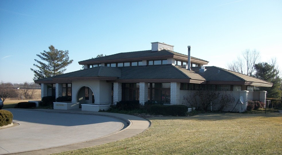 5000 S Highland Springs Blvd, Springfield, MO 65809