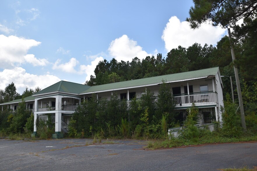 4 Buff Blvd, Summerton, SC 29148