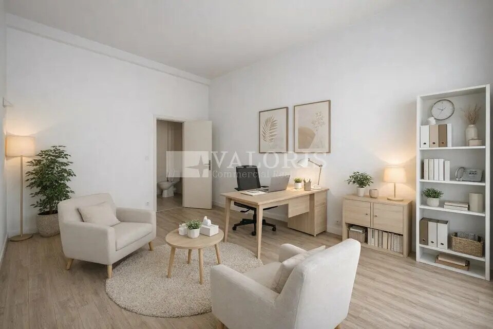 Office in Lyon for sale Building Photo- Image 1 of 9
