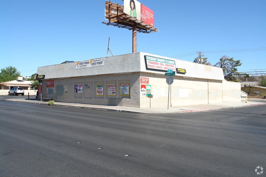 2021 Stewart Ave, Las Vegas, NV for sale - Primary Photo - Image 1 of 1