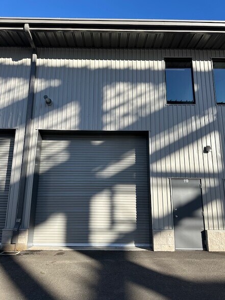 10981 Industrial way, Truckee, CA for lease - Primary Photo - Image 1 of 7