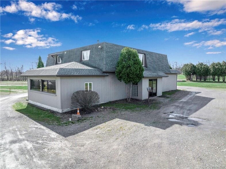 9950 Rochester Rd, Middleport, NY for sale - Building Photo - Image 3 of 16